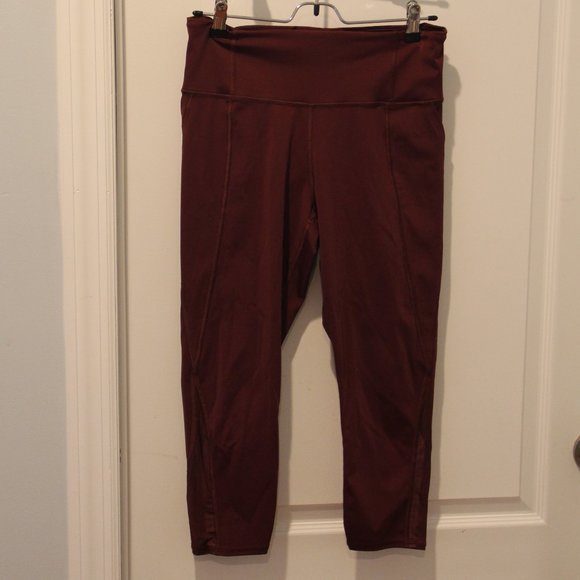 Athleta Lightning Capri in Burgundy (Size M) - Picture 4 of 13